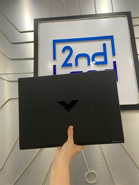 Laptop HP Victus 15-FA0XXX - i5-12450H - Ram 24/1TB - GTX 1650 - Pin 68% - Màu đen - Ngoại hình: 98% - 1 chấm phản quang - Kèm sạc