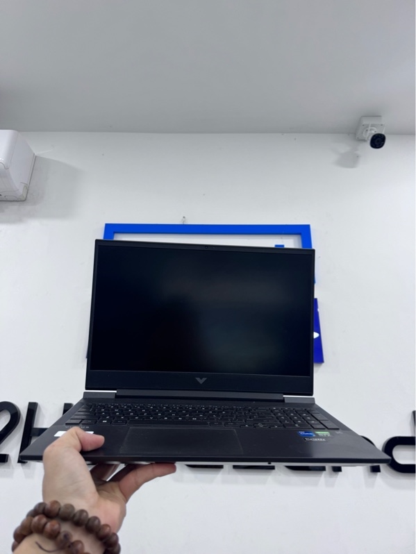 Laptop HP Victus 16-D0291TX - i7-11800 - 8/512Gb SSD - Card GeForce RTX 3050Ti - Màu xám - Pin 81% - Ngoại hình 97%- Trầy xước, phản quang - Kèm sạc