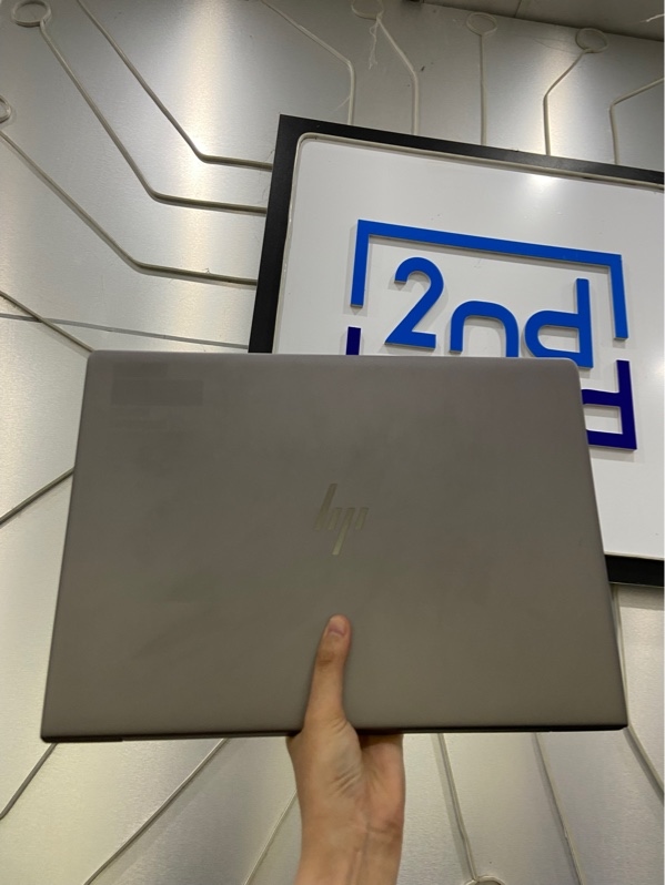 Laptop HP Zbook 14u G6 - I7-8565U - AMD Radeon Pro WX 3200 - Ram 16/512GB SSD - Pin 68% - Màu xám - Ngoại hình: 97% - xước cấn sườn - Kèm sạc