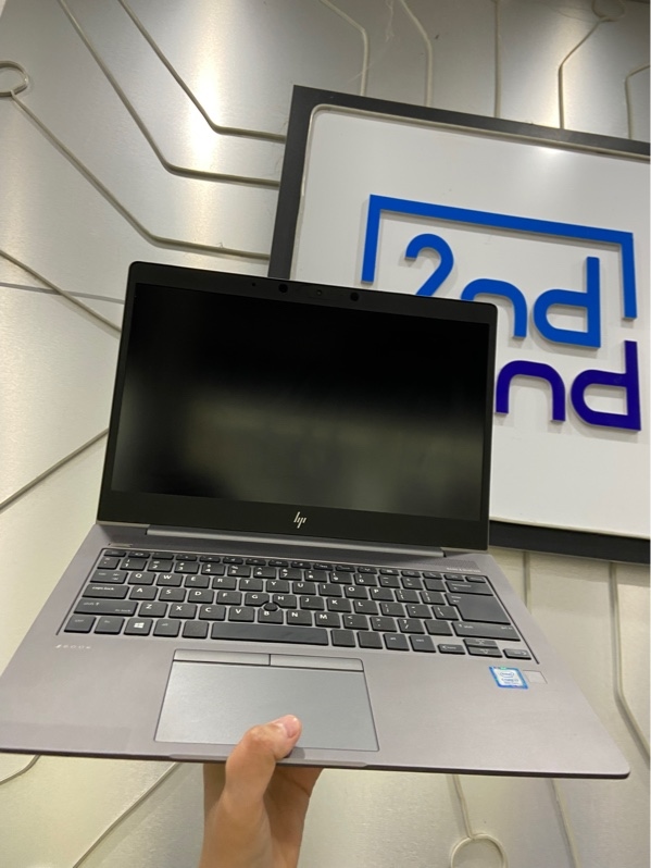 Laptop HP Zbook 14u G6 - I7-8565U - AMD Radeon Pro WX 3200 - Ram 16/512GB SSD - Pin 68% - Màu xám - Ngoại hình: 97% - xước cấn sườn - Kèm sạc