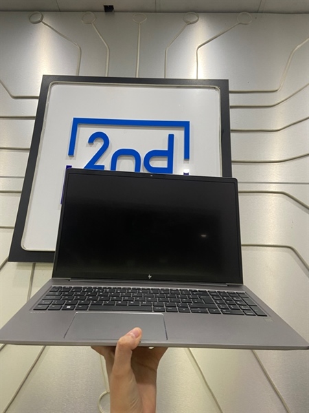 Laptop HP Zbook Power G10 - AMD Ryzen 7 Pro 7840 HS - Radeon 780M - Ram 32/512GB - Màn cảm ứng - Pin 77% - Màu xám - Ngoại hình: 98% - Kèm sạc 1
