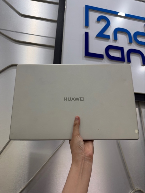 Laptop Huawei BOHK-WAX9X - Ryzen 5 3500U - Ram 8/512GB - Pin 78% - Màu bạc - Ngoại hình: 97% - Màn yếu, in phím - Kèm sạc