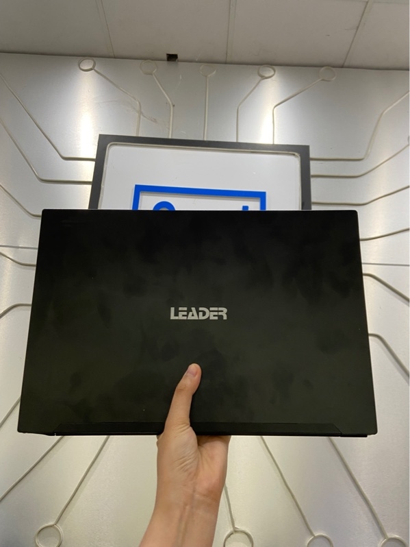 Laptop Leader SC428 - i5-10210U - Ram 16/240GB - Pin 94% - Màu đen - Ngoại hình: 98% - Màn ám hồng vừa, 1 đốm phản quang - Kèm sạc