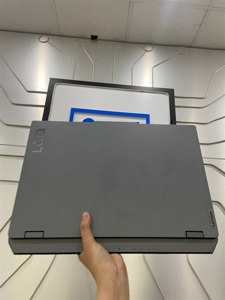 Laptop Lenevo LOQ 15ARP9 - AMD Ryzen 5 7235HS - RTX 3050 6GB - Ram 24/512GG SSD - Pin 100% - Sạc 18 lần - Màu bạc - Ngoại hình: 98% - Kèm sạc
