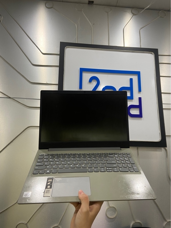 Laptop Lenovo 81W8 - I3-1005G1 - Ram 4/256gb SSD - Pin 71% - Màu xám - Ngoại hình: 97% - Ổ cứng 88% báo nóng, màn in phím, lún touchpad và hơi loạn - Kèm sạc