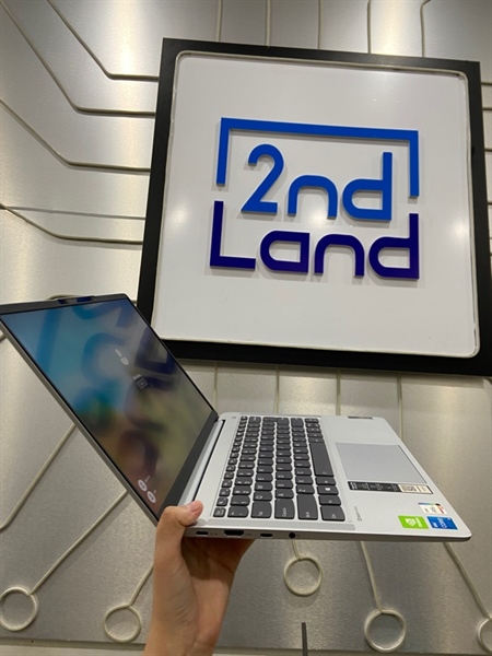 Laptop Lenovo 82L3 - i5-1135G7 - MX 450 - Ram 8/512GB SSD - Pin 82% - Màu bạc - Ngoại hình: 98% - Nứt bản lề dưới màn - Kèm sạc 2