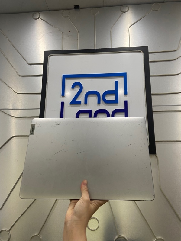 Laptop Lenovo Ideapad 1 15AMN7 - AMD Ryzen 5 7520U - Ram 8/512gb SSD - AMD RadeonT 610M - Pin 80% - Sức khoẻ ổ 88 - Màu bạc - Ngoại hình: 96% - Màn phản quang+ ám hồng+in phím+hở sáng, bản lề lỏng - Kèm sạc