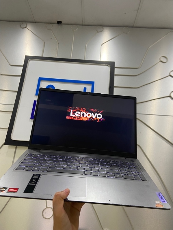 Laptop Lenovo Ideapad 3 15ABA7 - Ram 16/512gb chạy hơn 15000 giờ - AMD Ryzen 5 5625U - Pin 97% - Màu xám - Ngoại hình: 97% - Trầy xước nhiều, bản lề yếu, màn ám vàng viền nhẹ - Kèm sạc