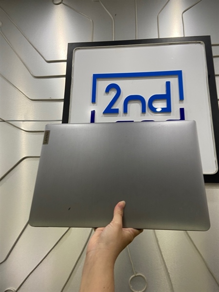 Laptop Lenovo Ideapad 3 (82H8) - I5-1135G7- Ram 12/256GB SSD - Màn cảm ứng - Pin 100% - Màu bạc - Ngoại hình: 97% - màn in phím ám hồng nhẹ, click vật lí touchpad nửa bên trái bị cứng bấm không nhận - Kèm sạc