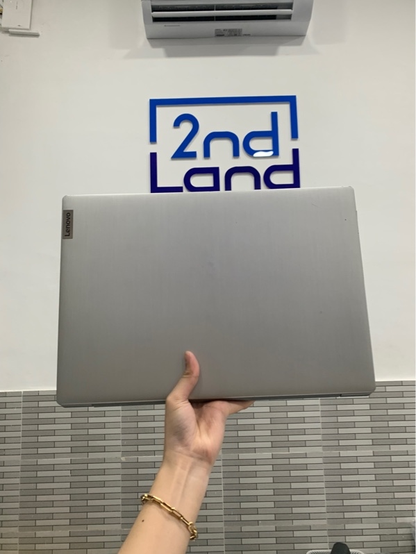 Laptop Lenovo ideapad 3 - Pentium silver N5030 - Ram 4/128gb ssd - Màu bạc - Pin 75% - Ngoại hình: 97% - Trầy mặt c, màn phản quang - Kèm sạc