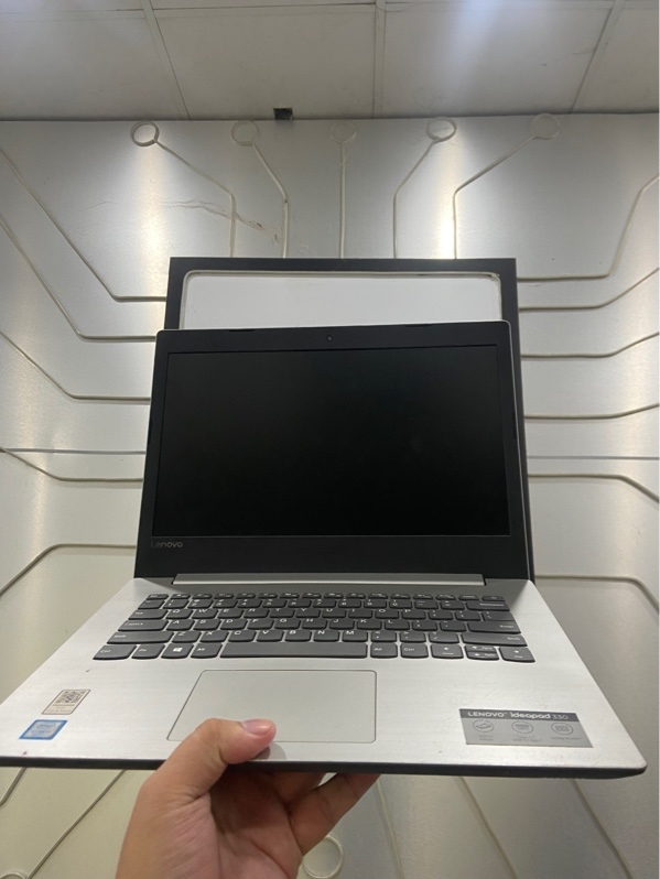 Laptop Lenovo IdeaPad 330 - i3-7020U - Ram 8/128GB - Pin 82% - Màu bạc - Ngoại hình: 97% - Màn ám vàng in phím nặng, phản quang, touchpad lún - Kèm sạc