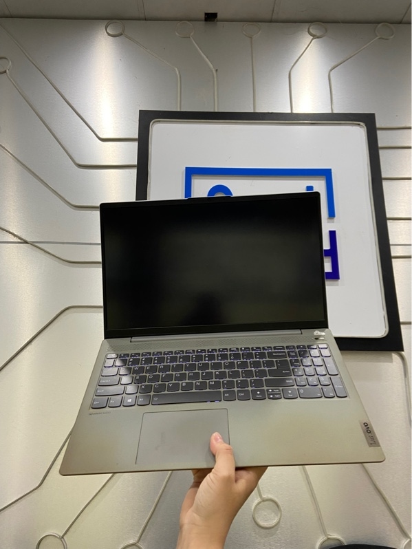 Laptop Lenovo IdeaPad 5 15ALC05 - AMD Ryzen 7 5700U - Ram 8/512GB SSD - Pin 85% - Màu bạc - Ngoại hình: 97% - Thân ố màu - Kèm sạc