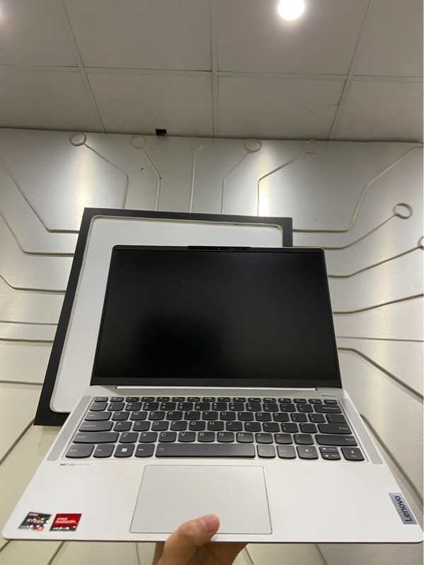 Laptop Lenovo IdeaPad 5 Pro 14ARH7 - ADM Ryzen 5 6600HS - Ram 16/512 SSD - Pin 88% - Màu bạc - Ngoại hình: 97.5% - Màn ám hồng viền, sườn tróc sơn nhẹ - Kèm sạc