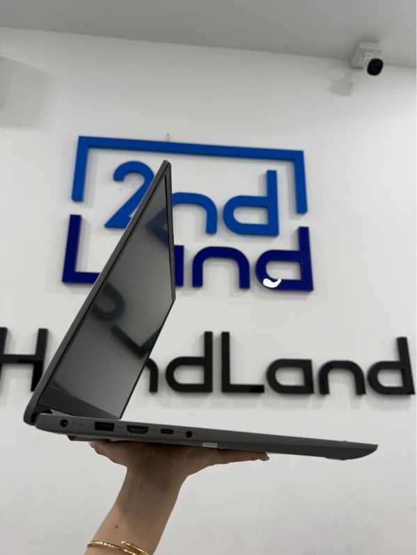 Laptop Lenovo Ideapad slim 1 - 15.7 inch - Ryzen 5 7520u - 8/256gb ssd - Màu bạc - Pin 88% - Ngoại hình 97% - Màn có đốm phản quang , trầy xước - Kèm sạc