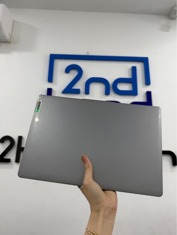 Laptop Lenovo Ideapad slim 3i 14IAH8 - Model 83EQ - i5- 12450H - 16/SSD 512GB - Màu xám - Pin 87% - Ngoại hình 97% - Màn hồng nhẹ , bản lề yếu , vỏ có vết nứt , viền trầy xước tróc sơn, , mất cao su chống trượt - Kèm sạc