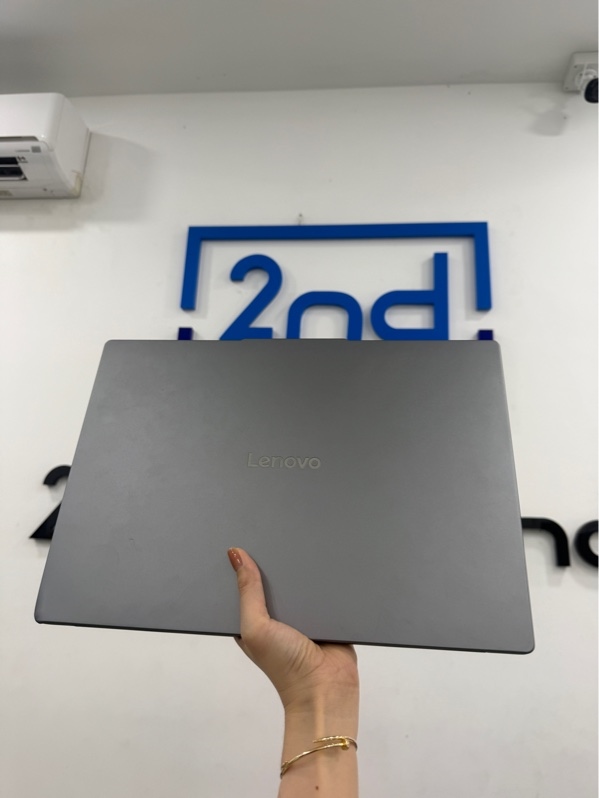 Laptop Lenovo Ideapad Slim 3i 83K2-13th Gen - i5-13420H - 24/SSD 512Gb - Màn WUXGA - 60Hz - Màu bạc - Pin 100% chu kỳ sạc 29 - Ngoại hình 97% - Cấn móp 1 góc vỏ - Kèm sạc