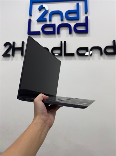 Laptop Lenovo Ideapad Slim 7 Pro 82VB - MÀN CẢM ỨNG - i7 12700H - Card A370M ( Nhỉnh hơn RTX 3050 ) - Ram 32/1TB SSD - Pin 85% - Màu xám - Ngoại hình 97% - Máy trầy cấn, màn phản quang nhẹ 1 chấm nhỏ - Kèm sạc 2