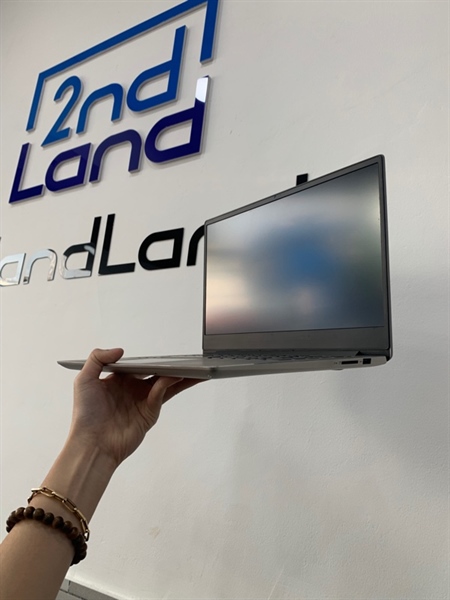 Laptop Lenovo Idepad 530S (81H1) Ryzen 3-2200U - 8/128GB - Màu trắng - Pin 78% - Ngoại hình: 96% - Màn tối 4 góc + phản quang + ám hồng, loa rè - Body, kèm sạc 2