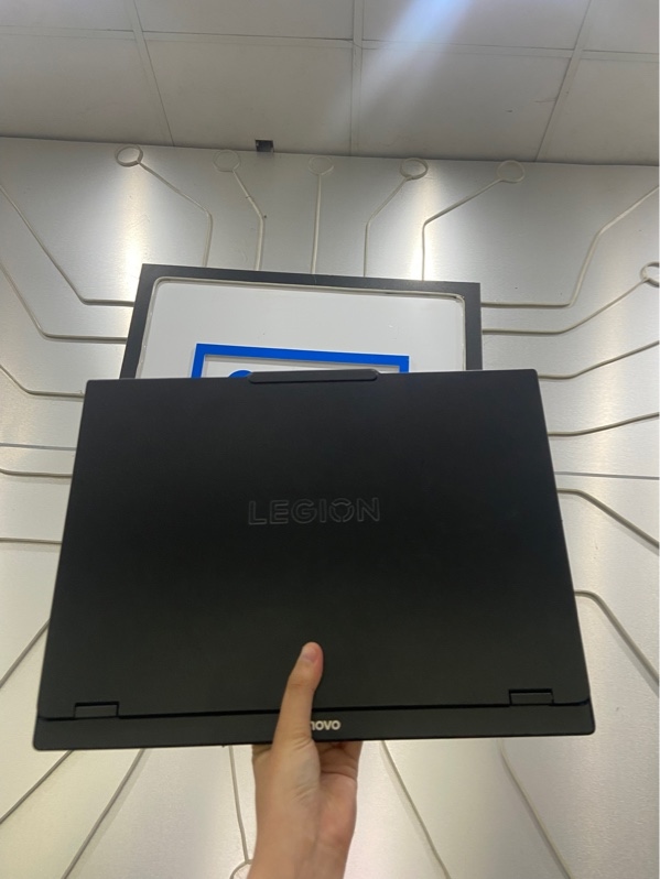 Laptop Lenovo Legion 5 15AHP10 83M0 - AMD Ryzen 7 260 - Ram 24/512GB + 500GB đã nâng thêm SSD - Geforce RTX 5050 - Pin 98% - Màu đen - Ngoại hình: 98% - Kèm sạc - Còn bảo hành đến 01/2029