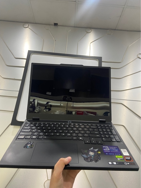 Laptop Lenovo Legion 5 15AHP10 83M0 - AMD Ryzen 7 260 - Ram 24/512GB + 500GB đã nâng thêm SSD - Geforce RTX 5050 - Pin 98% - Màu đen - Ngoại hình: 98% - Kèm sạc - Còn bảo hành đến 01/2029