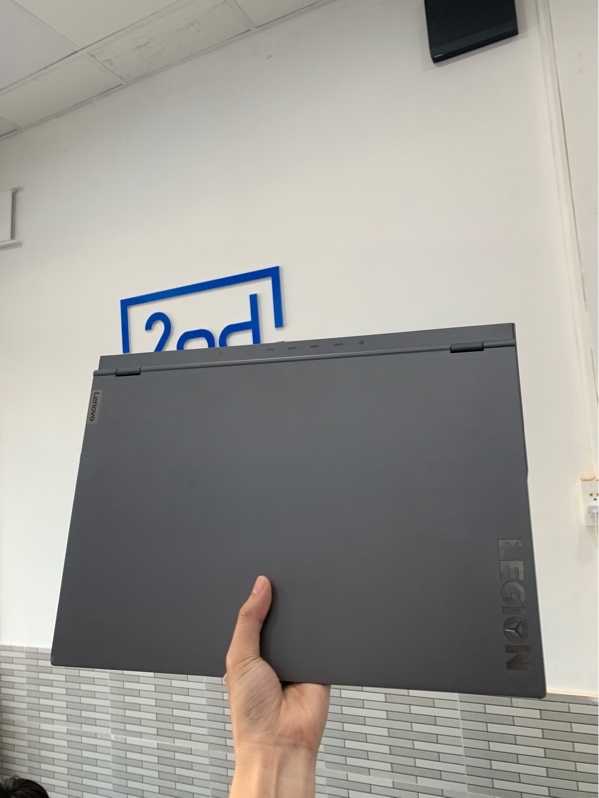 Laptop Lenovo legion 7 (82N6) - Ryzen 7 5800H - RTX 3070 8GB - Ram 16GB/SSD 1TB - Pin 87% - Ngoại hình: 97% - Cấn góc, màn ám xanh 3 đường - Kèm sạc