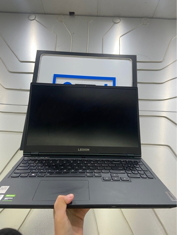 Laptop Lenovo Legion 82AU - i7-10750H - GTX 1650 Ti - Ram 16/512GB - Pin 89% - Màu đen - Ngoại hình: 97% - màn ám hồng vừa - Kèm sạc