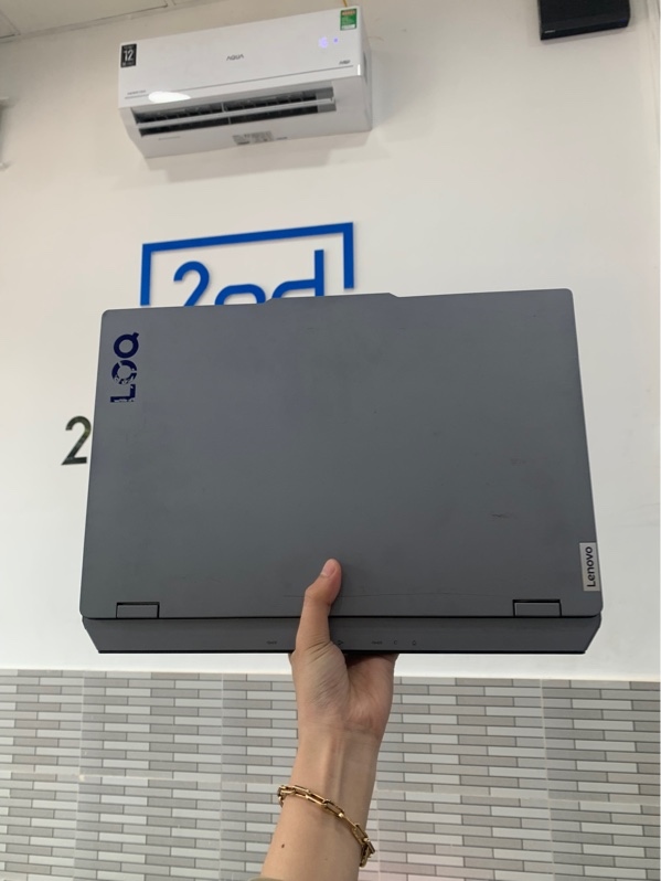Laptop Lenovo Legion LOQ 83JC - Ryzen 5 7235HS - RTX 3050 6gb - Ram 16gb/ ssd 1tb - Màu xám - Pin 96% - Ngoại hình: 97% - Cấn góc, màn ám hồng - Kèm sạc