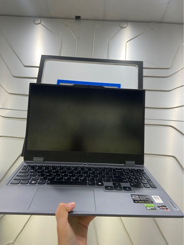 Laptop Lenovo LOQ 83JC - Ryzen 7 7435HS - 24/512GB - RTX 4050 - Full HD 144hz - Pin 99% - Màu xám - Ngoại hình: 98% - Kèm sạc