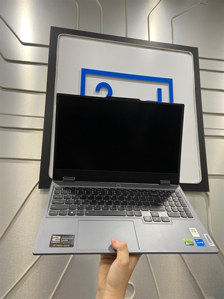 Laptop Lenovo LOQ RTX 2050 - Core i5 - 12450 HX - Ram 8GB 512GB SSD - Pin 95% - Màu xám - Ngoại hình: 98% - Màn ám vàng - Body - Kèm sạc 1