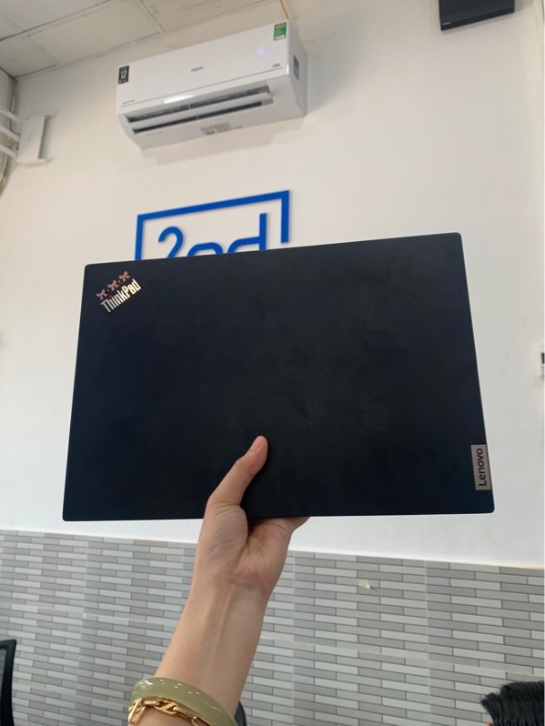 Laptop Lenovo Think Pad E14 Gen 2 - Phím nhật - i5-1135G7 - 8GB/256 SSD - Màu đen - Pin 100% - Ngoại hình: 98% - Màn ám xanh - Trầy body - Kèm sạc