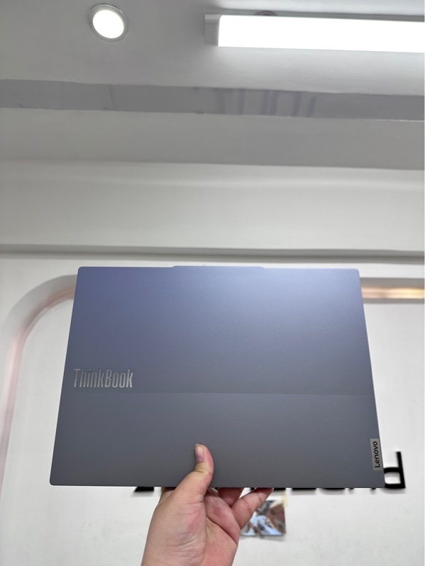 Laptop Lenovo Thinkbook 14 - G7+ Ryzen AI 9 H 365 - Radeon 880M - ram 32/1TB SSD - Màn 3K/ 120hz/ ips - Màu xám bạc - Pin 99% - Ngoại hình 98% - Kèm sạc