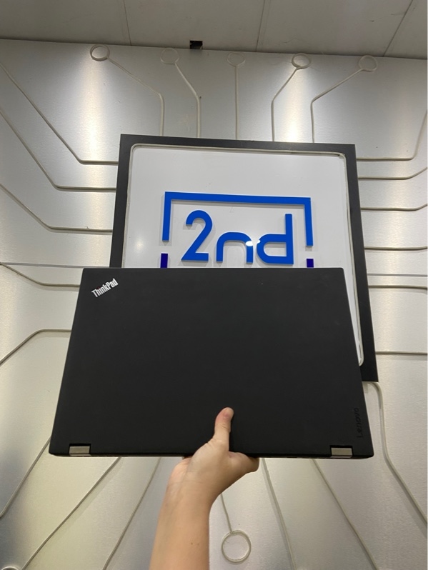 Laptop Lenovo ThinkPad 20EQA0HFJP - Phím Nhật - Intel Core i7-6820HQ,NVIDIA Quadro M2000M, Ram 12/256GB SSD - Pin 75% - Màu đen - Ngoại hình: 98% - 1 thanh SSD bị hư, khi mở máy phải nhấn esc mới khởi động được, màn ám viền vàng - Kèm sạc