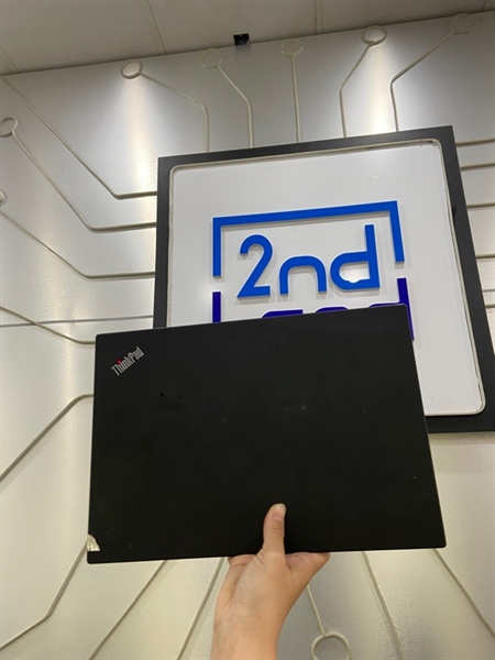 Laptop Lenovo Thinkpad 20RHS00100 - i7-8565U - Quadro P520 - Ram 16/256GB SSD - Màu đen - Pin 62% - Ngoại hình: 96% - Màn ám hồng nặng, 1 chấm phản quang, in phím, Touchpad lỏng - Body - Kèm sạc