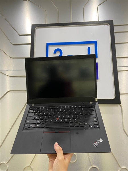 Laptop Lenovo Thinkpad 20RHS00100 - i7-8565U - Quadro P520 - Ram 16/256GB SSD - Màu đen - Pin 62% - Ngoại hình: 96% - Màn ám hồng nặng, 1 chấm phản quang, in phím, Touchpad lỏng - Body - Kèm sạc 1