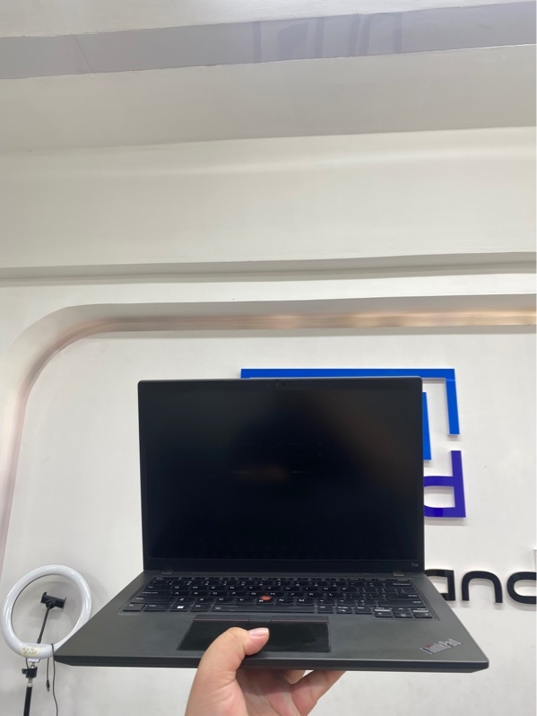 Laptop Lenovo ThinkPad 21CGS0UL14 - Ryzen 5 pro 6650U - 16/512 - Màu đen - Pin 81% - Ngoại hình 97.5% - Màn ám xanh, phản quang, in phím - Kèm sạc