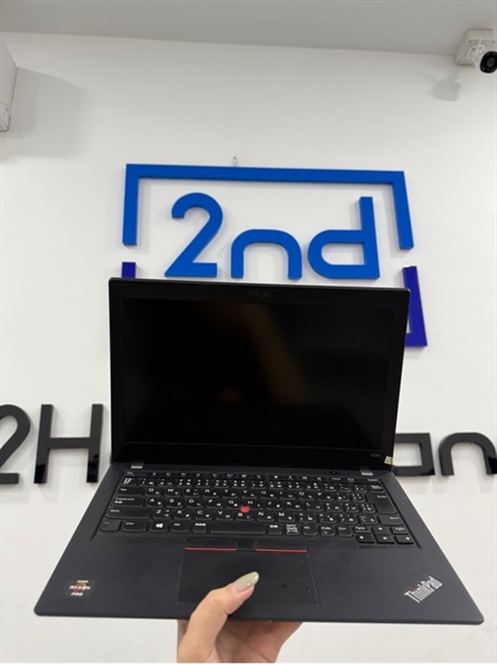 Laptop Lenovo Thinkpad A285 - Ryzen 5 pro 2500W/Radeon Vega Mobile GFX - 8/128GB SSD - Màu đen - Pin 82% 131 chu kì sạc - Ngoại hình 98% - Phím nhật - Mặt A bị chảy nhựa , màn ám vàng , màn trầy , bản lề dưới hằn phím - Kèm sạc 2