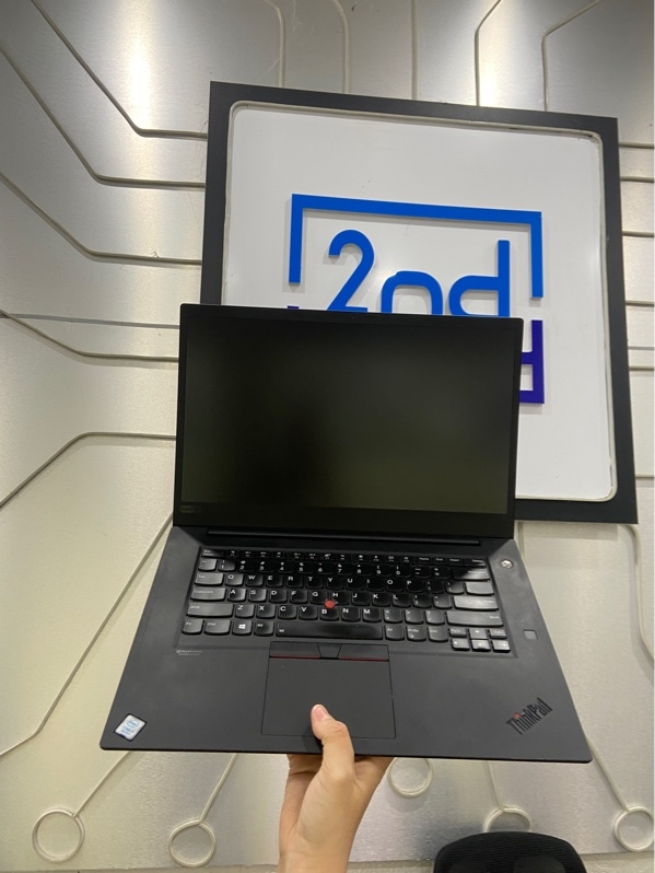 Laptop Lenovo Thinkpad P1 Gen 2 - i7-9750H - NVIDIA Quadro T1000 4GB - Ram 16/256GB SSD - Pin 100% thay new - Màu đen - Ngoại hình: 97% - Kèm sạc