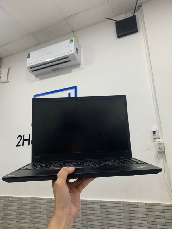 Laptop Lenovo ThinkPad P15s Gen 2 - i7-1165G7 - RAM 32GB/SSD 512GB - NVIDIA T500 4GB - Màu đen - Pin 90% - Ngoại hình: 97% - Kèm sạc