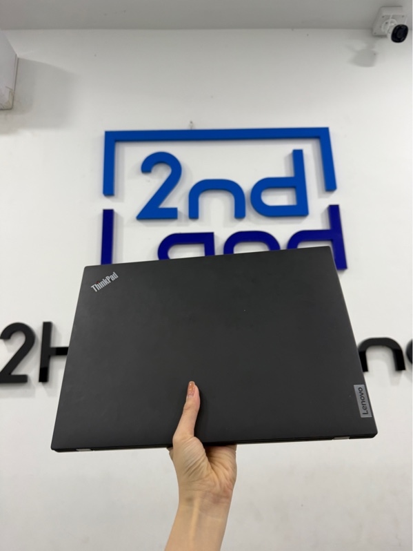 Laptop Lenovo ThinkPad T16 Gen 2 - i7-1365U - 16/SSD 1T - Màn cảm ứng FHD - Màu đen - Pin 90% - Ngoại hình 97% - Màn hồng nhẹ , vàng viền , trầy , trầy nhiều góc cấn nhẹ , phím mòn , nhiệt độ máy cao - Kèm sạc