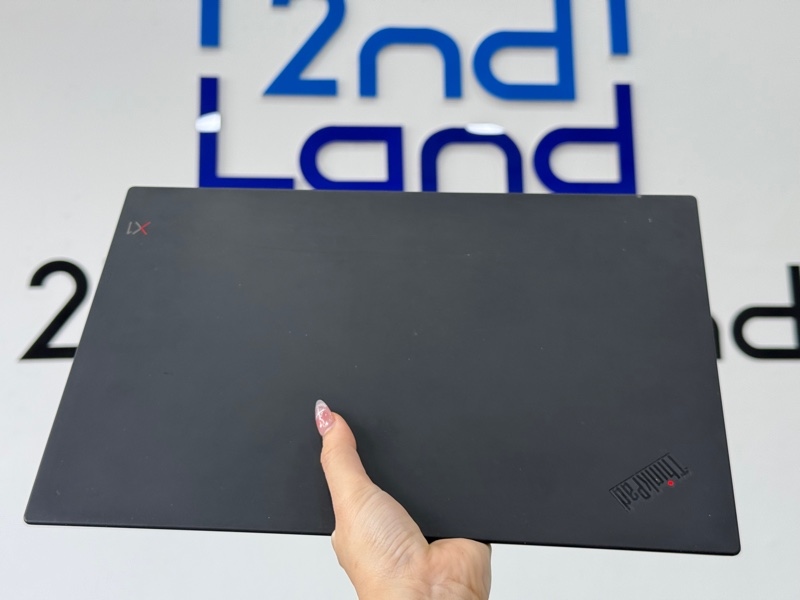 Laptop Lenovo Thinkpad X1 carban Gen 6 - i7 - 8650U - Ram 16/1TB SSD - Pin 73% - màn ám hồng, màn bầm nhẹ - Đen - 97% - Kèm sạc