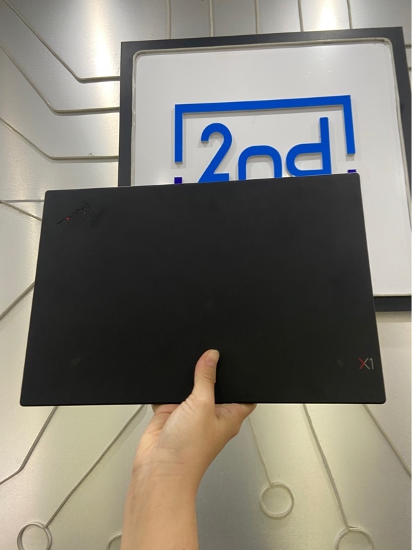 Laptop Lenovo Thinkpad x1 carbon gen 6 - I7-8550U - Ram 16/256GB SSD - Pin 100% thay new - Màu đen - Ngoại hình: 97.5% - Màn 1 đốm phản quang, màn ám hồng, mic lỗi (xé tiếng) - Kèm sạc