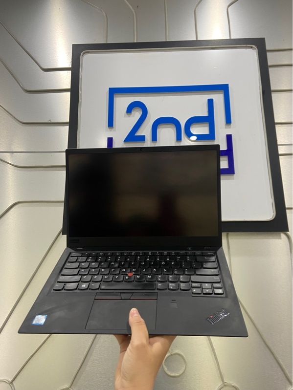 Laptop Lenovo Thinkpad x1 carbon gen 6 - I7-8550U - Ram 16/256GB SSD - Pin 100% thay new - Màu đen - Ngoại hình: 97.5% - Màn 1 đốm phản quang, màn ám hồng, mic lỗi (xé tiếng) - Kèm sạc