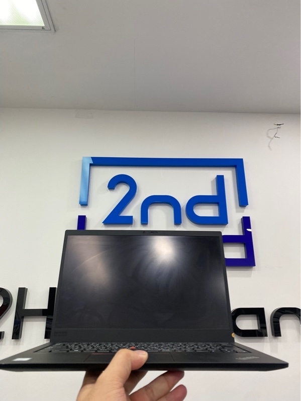 Laptop Lenovo Thinkpad x1 Carbon Gen 7 20QES8RV00 - I5-8365U - Ram 16/256GB - SSD sức khỏe ổ 96 - Pin: 88% - Màu đen - Ngoại hình: 97% - Màn ám hồng vừa, xước thân - Kèm sạc