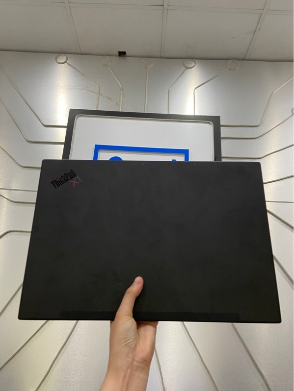 Laptop Lenovo Thinkpad X1 Extreme Gen 3 - Intel Core i7-10850H - Ram 32/512GB SSD - Hư pin - Màu đen - Ngoại hình: 97% - Màn ám hồng, in phím , lỗi card, xước thân - Kèm sạc