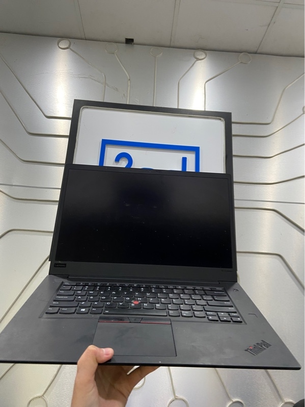 Laptop Lenovo Thinkpad X1 Extreme Gen 3 - Intel Core i7-10850H - Ram 32/512GB SSD - Hư pin - Màu đen - Ngoại hình: 97% - Màn ám hồng, in phím , lỗi card, xước thân - Kèm sạc