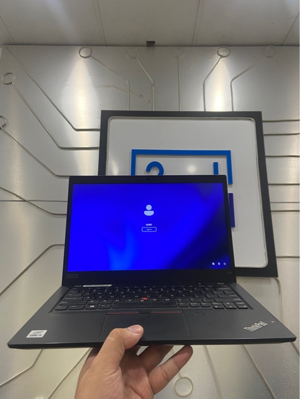 Laptop Lenovo ThinkPad X13 Gen 1 - Intel Core i5 10210U - 16/512GB SSD - Pin 85% - Màu đen - Ngoại hình: 97% - Màn tối góc nhẹ - Kèm sạc