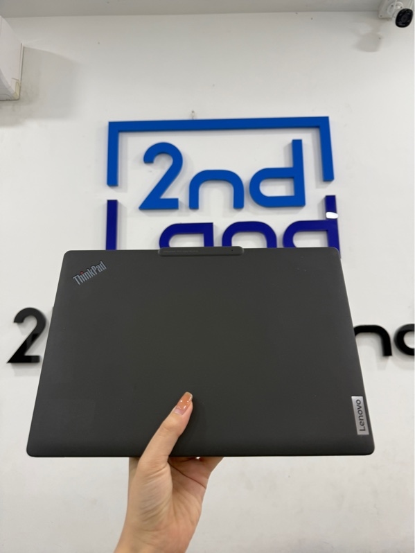 Laptop Lenovo Thinkpad X13s gen 1 - Snapdragon 8 cx gen 3 - 16/512gb ssd - Màn FHD+ - 60hz - Màu đen - Ngoại hình 98% - Màn vàng nhẹ , có touch , mặt A hằn sticker - Kèm sạc