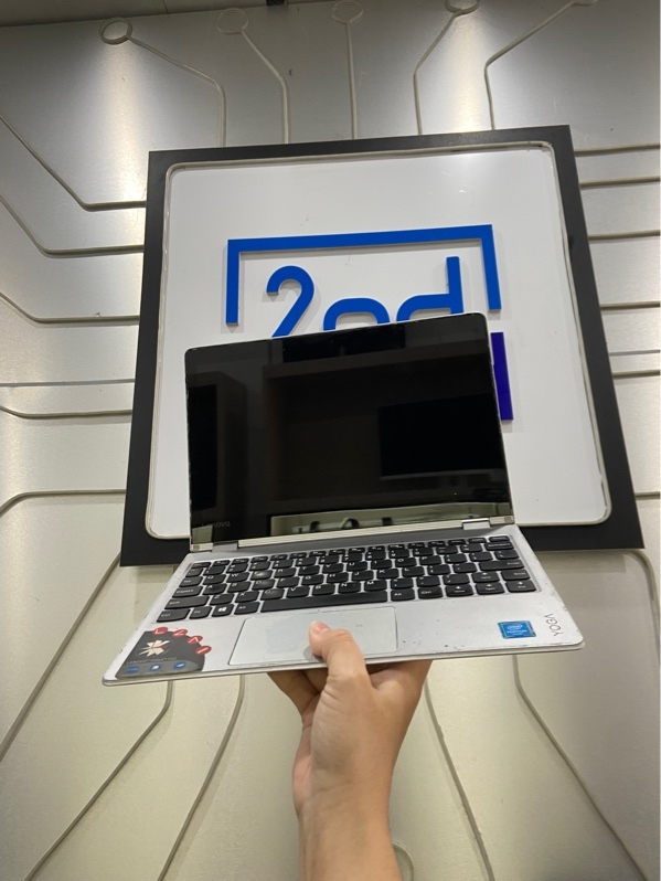 Laptop Lenovo Yoga 80TX - Intel Pentium CPU 4405 - Ram 4/128 GB SSD - Pin 56% - Màn cảm ứng - Màu bạc - Ngoại hình: 96% - Màn ám xanh - Kèm sạc