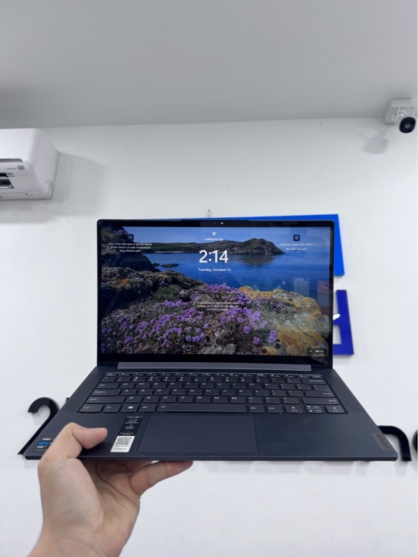 Laptop Lenovo Yoga Slim 7 14ITL05 - i5-1135g7 - 8/512gb ssd - Màu xám - Pin 93% - Ngoại hình 97% - Hở mặt lưng, ổ sức khỏe 100%, nứt bản lề, màn ám vàng nhẹ, tối viền - Kèm sạc