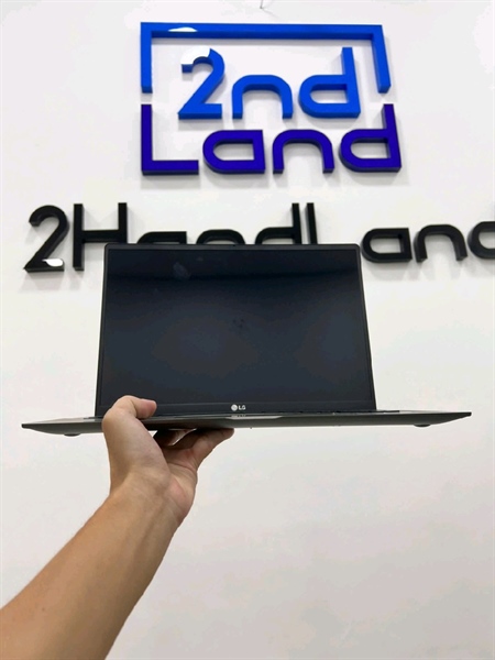 Laptop LG Gram 17 - 17Z90N-R.AAC8U1 - i7 - 1065G7 - 16/512GB SSD - Pin 90% - Màu đen - Ngoại hình 98% - Kèm sạc 1